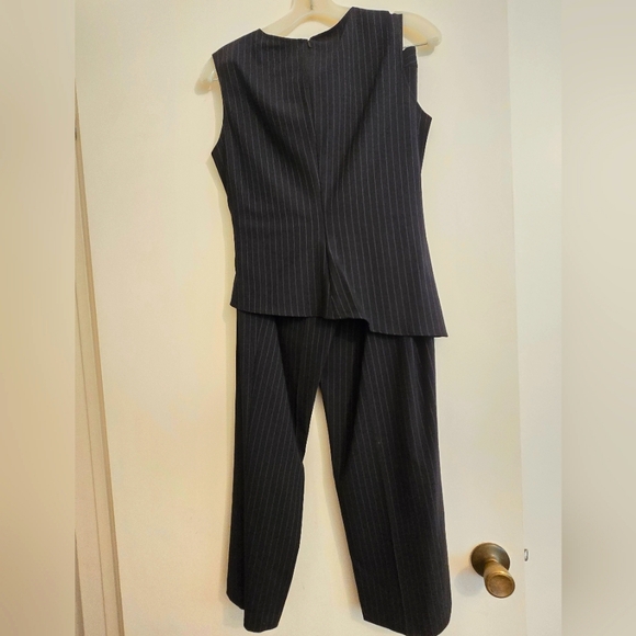 Tahari 3 piece set. - Picture 4 of 6